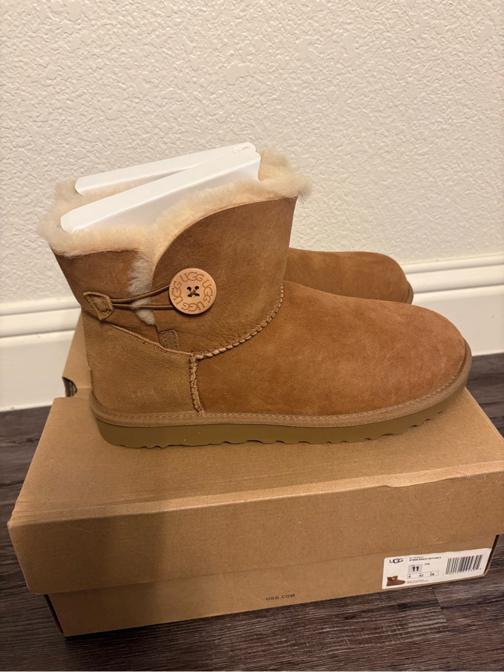 UGG Women’s Bailey Button Boot - Chestnut